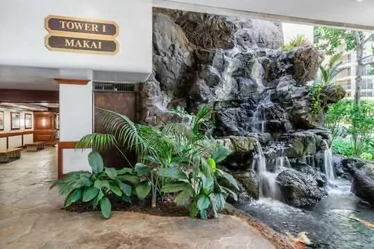 Apartment Breezy Waikiki Condo 2 Blocks From The Beach & Free Parking! Honolulu